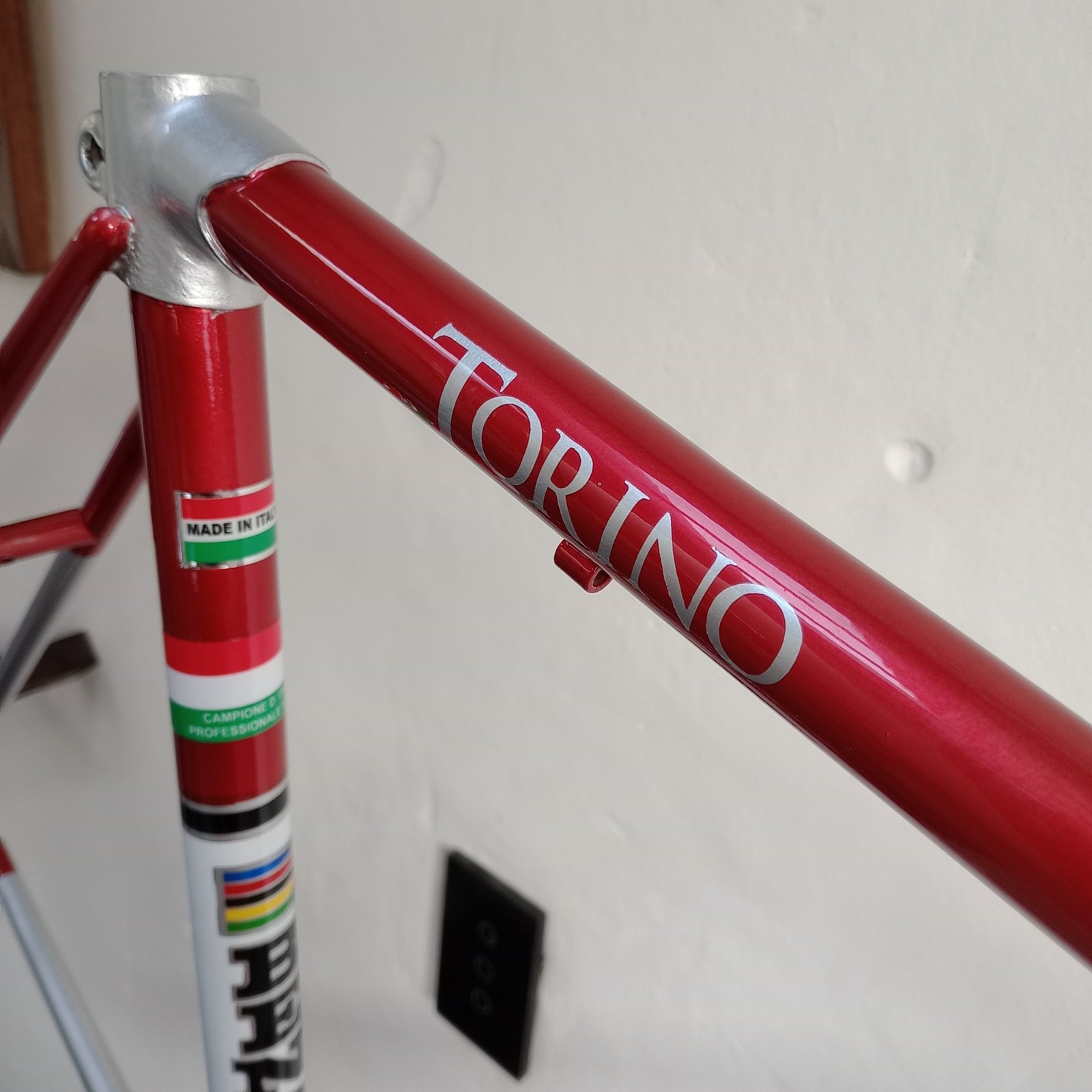 Painted frame finish detail — Torino